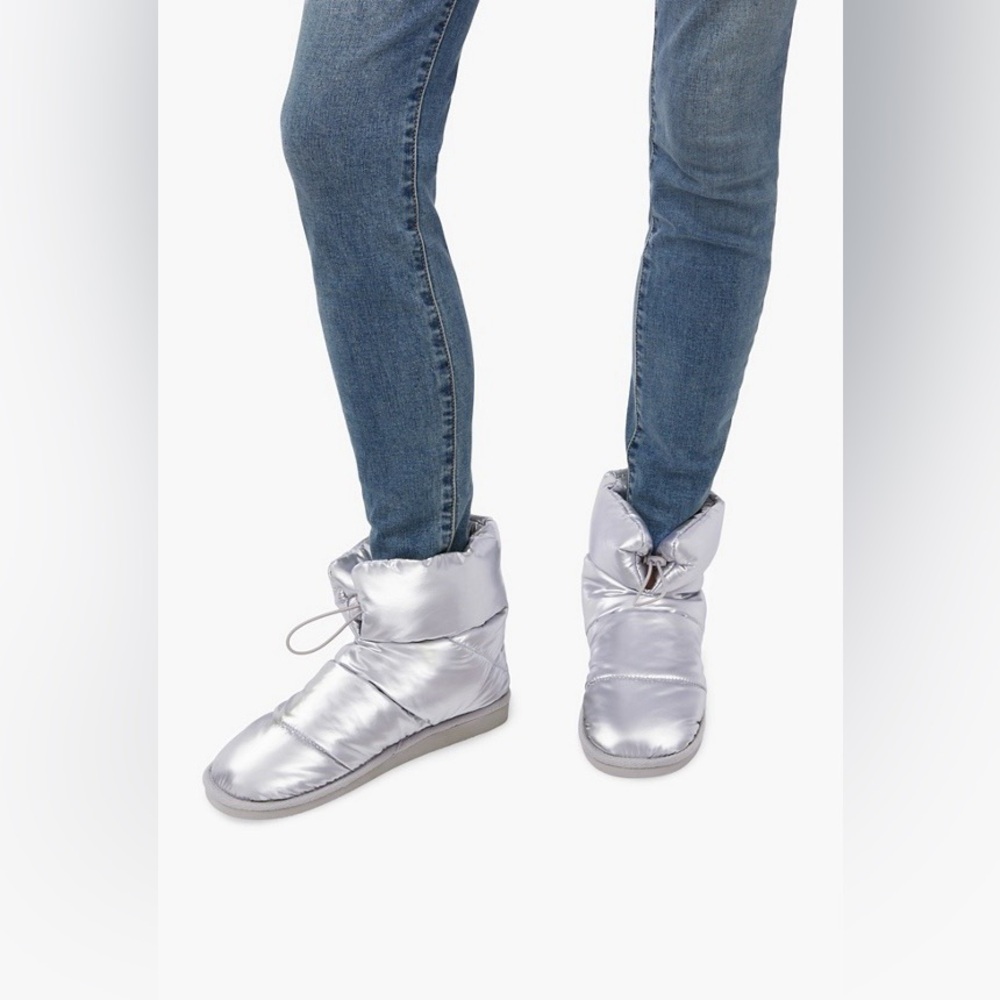 JustFab Juno Fuzzie Drawstring Bootie Silver, White-NWT